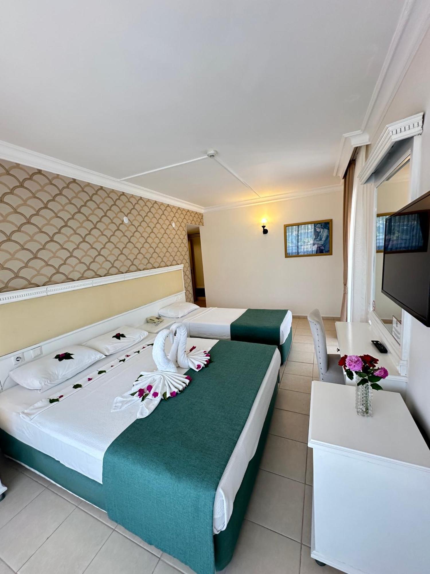 Hotel Chateau de Ville Marmaris Extérieur photo