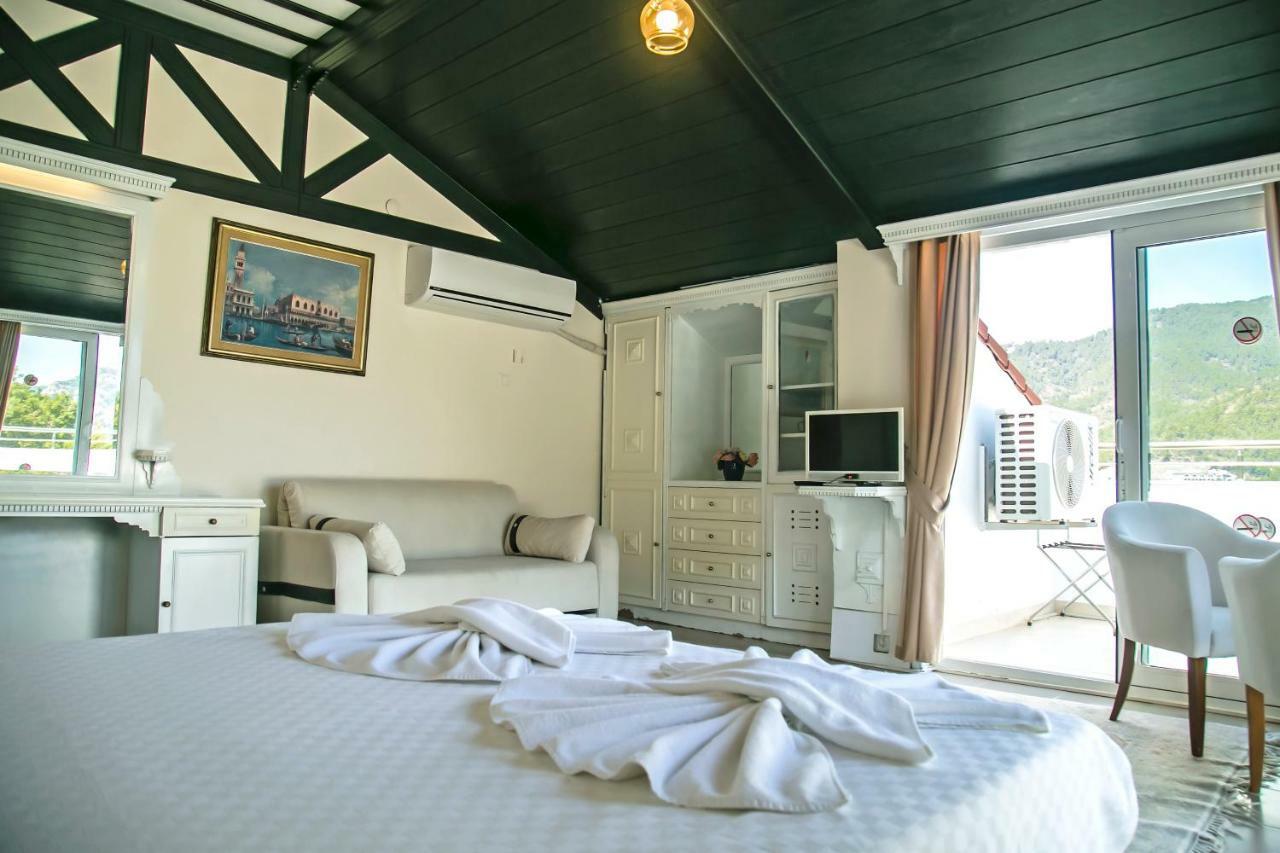 Hotel Chateau de Ville Marmaris Extérieur photo